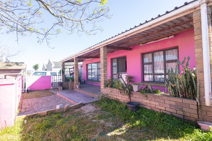 4 Bedroom Property for Sale in Belhar Western Cape